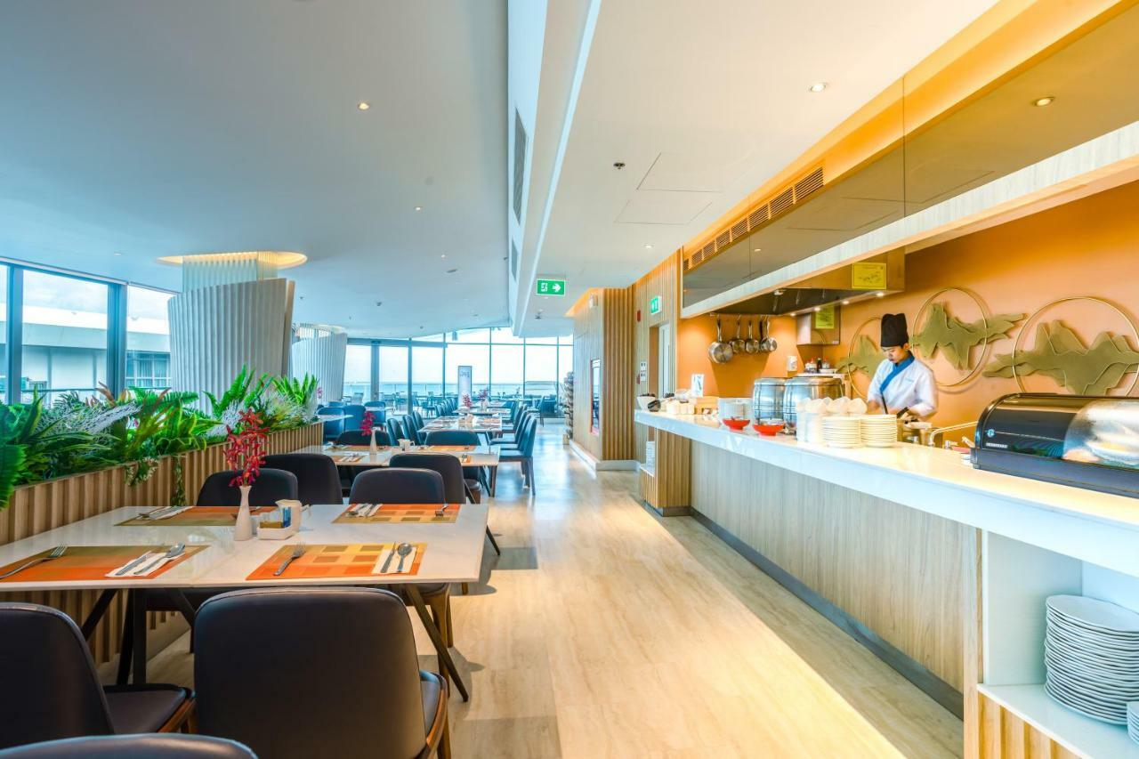 מלון Centara Sonrisa Residences & Sriracha 4*